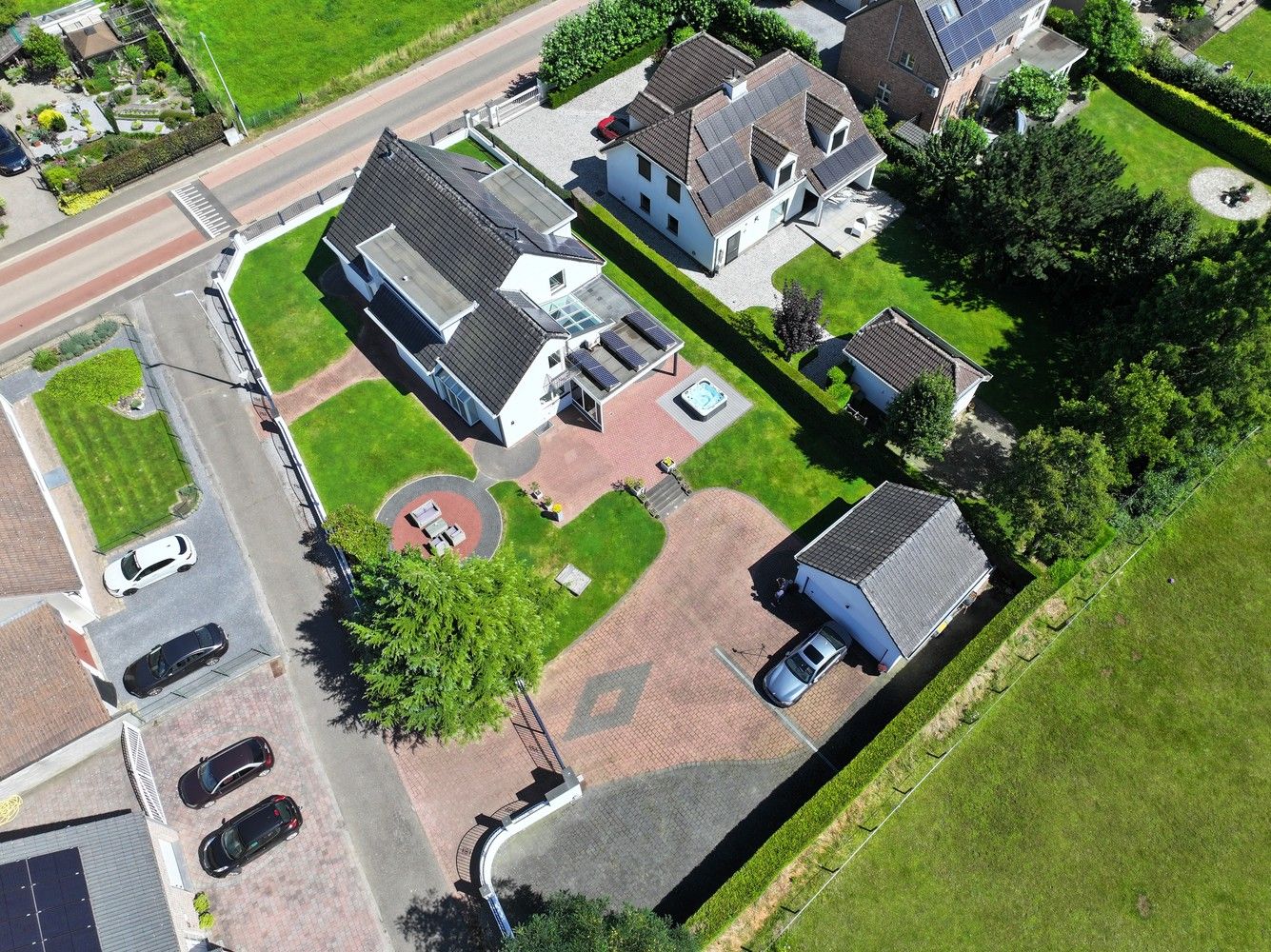 Royale, instapklare villa met 34 zonnepanelen, vloerverwarming met warmtepomp (EPC-label A!) en separaat garagegebouw, landelijk gelegen in Lanaken-Gellik. foto 29