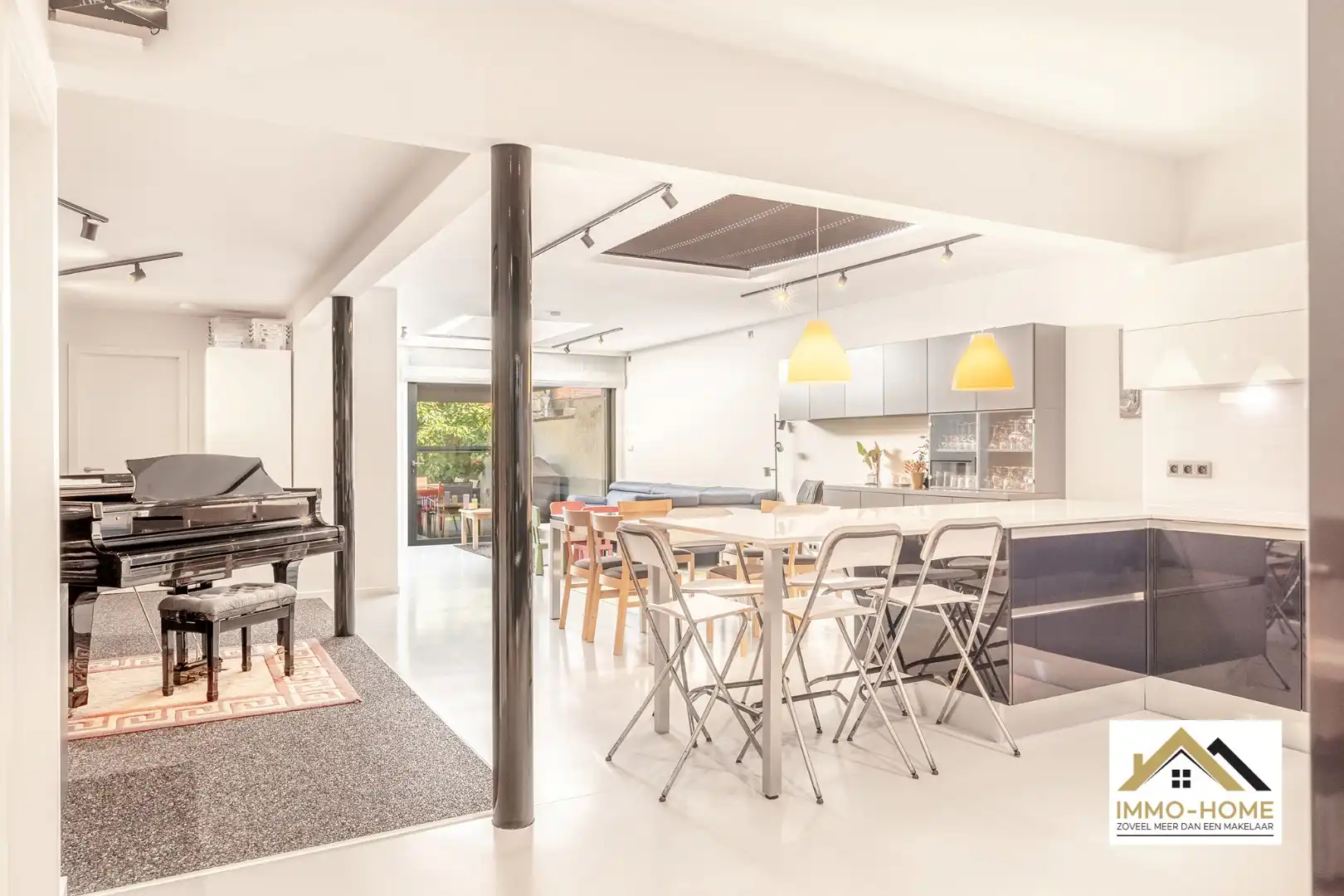Héél erg ruime gerenoveerde woning met garage nabij centrum Lokeren! foto 3
