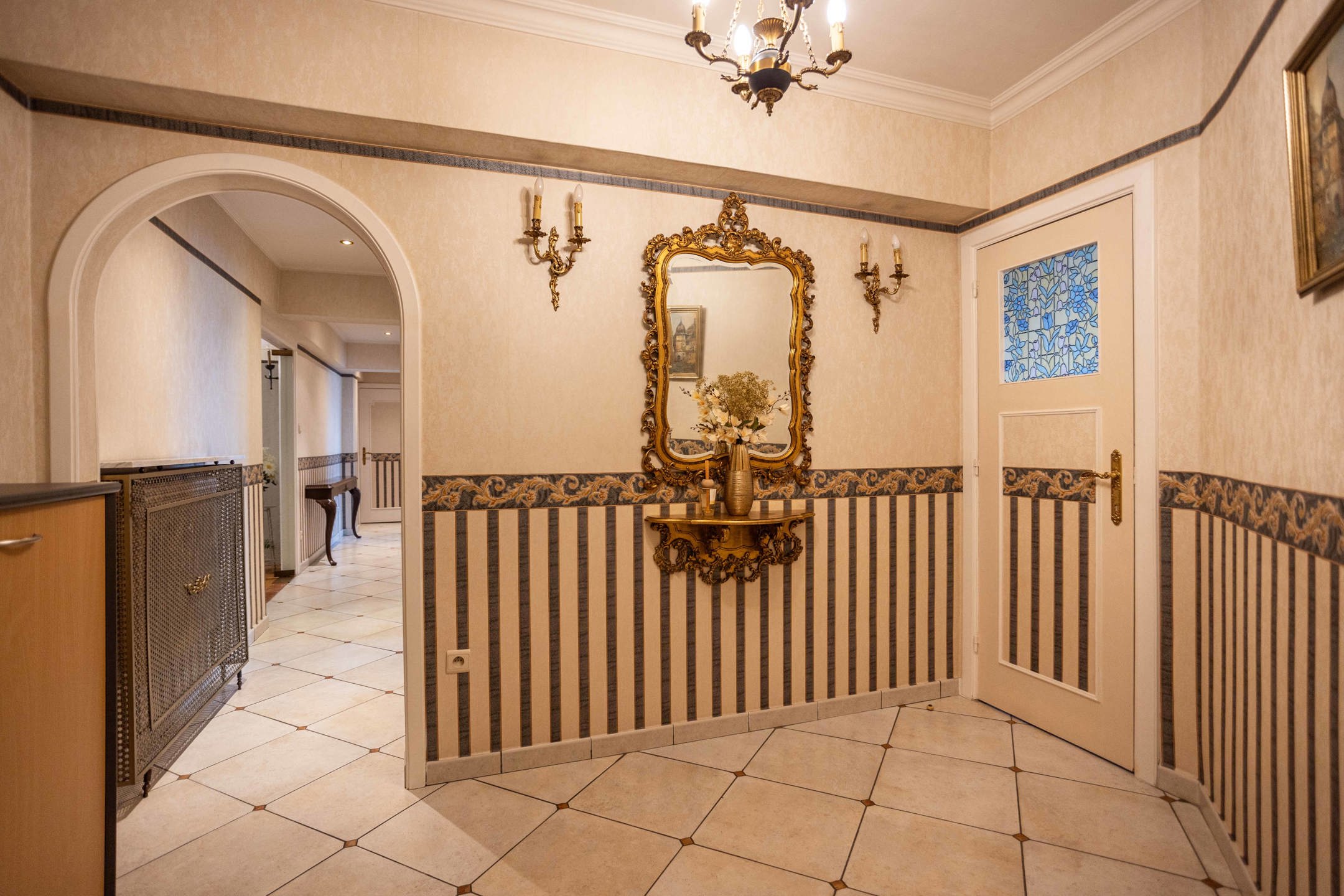 Ruim appartement met 3 slaapkamers in centrum Ronse foto 4