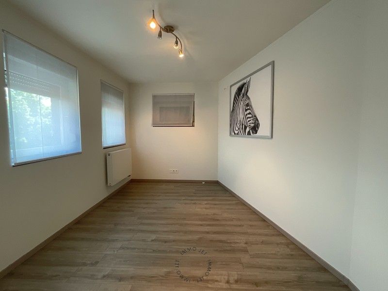 Halfopen bebouwing dichtbij centrum Beveren foto 19