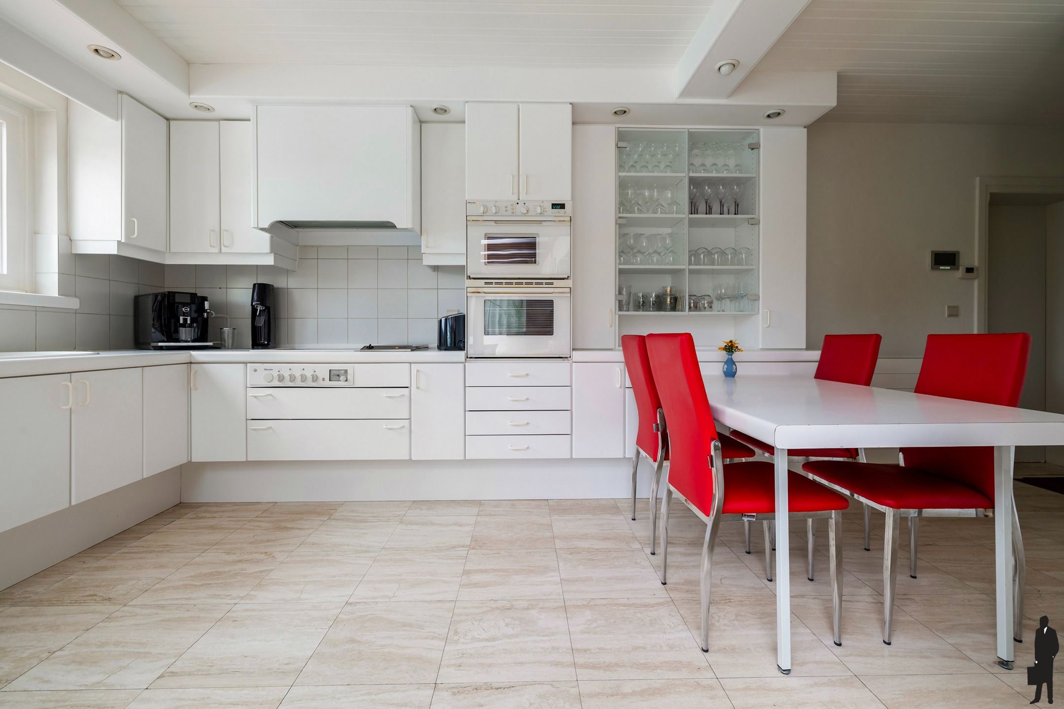Villa met binnenzwembad, royale tuin en perfecte ligging foto 14
