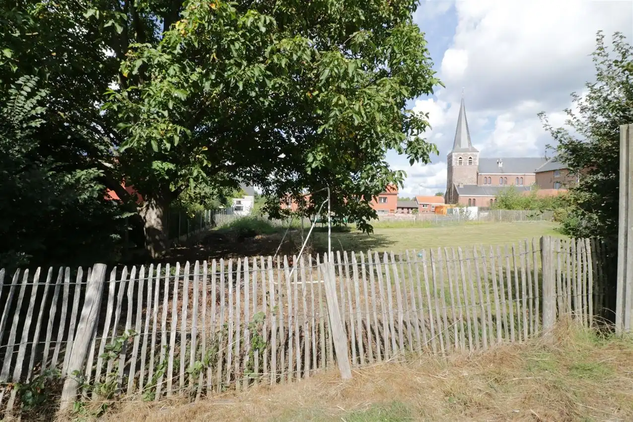 Recente woning met vier slpk, tuin, garage op rustige locatie foto 39