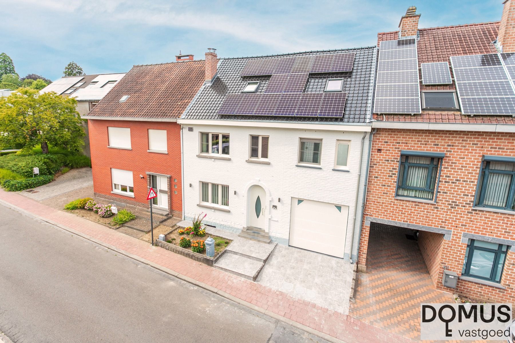 Leuke en energiezuinige gezinswoning met grote tuin en 4 slaapkamers foto 2
