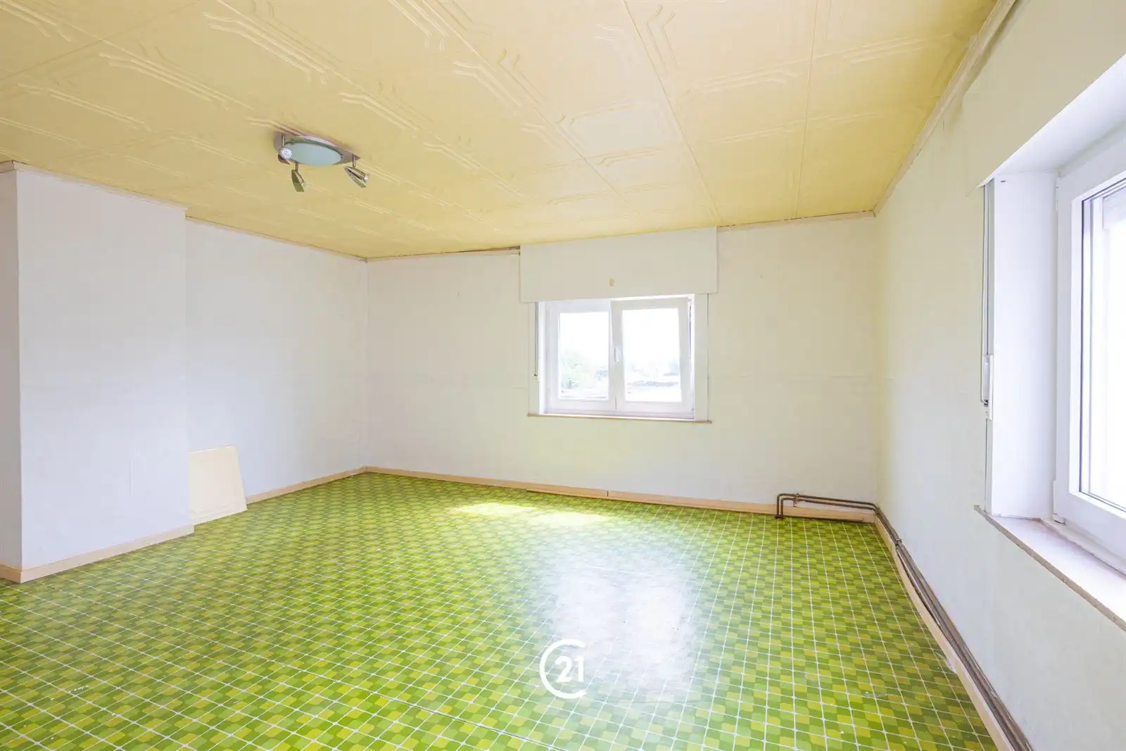  Halfopen woning met garage, tuin en veel potentieel! foto 15
