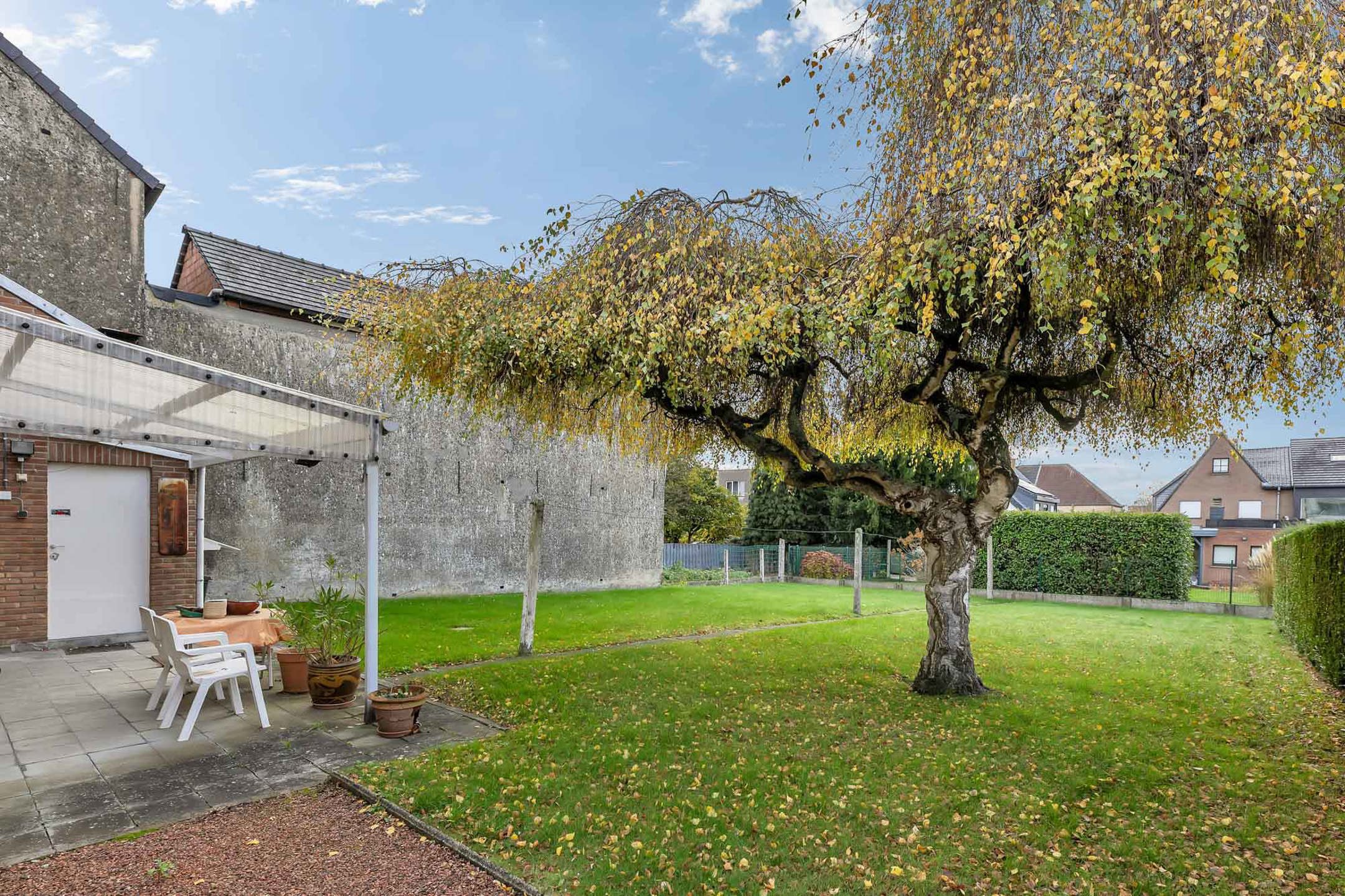 Solide te renoveren HOB met 4 slpks, garage en tuin foto 27