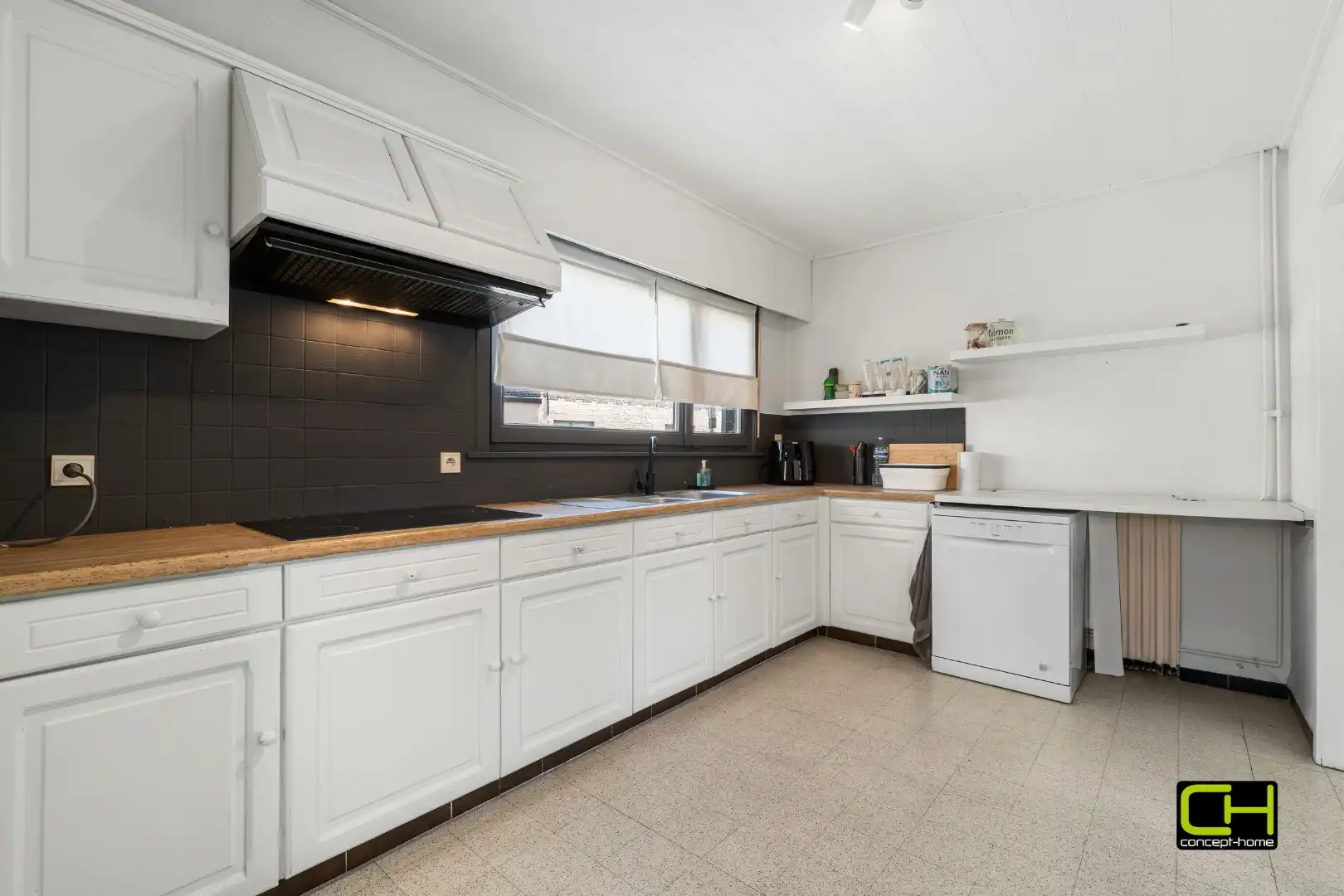 Vrijstaande bungalow met loods op een perceel van 865 m² te koop in Merendree foto 7