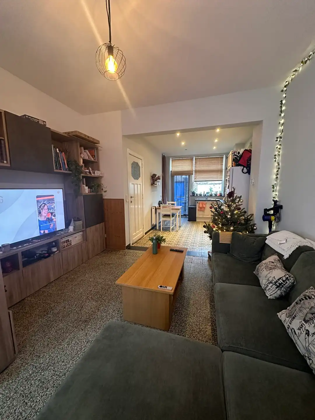 WONING MET 3 SLPK, TERRAS, TUINTJE EN 2 AUTOSTAANPLAATSEN foto 4