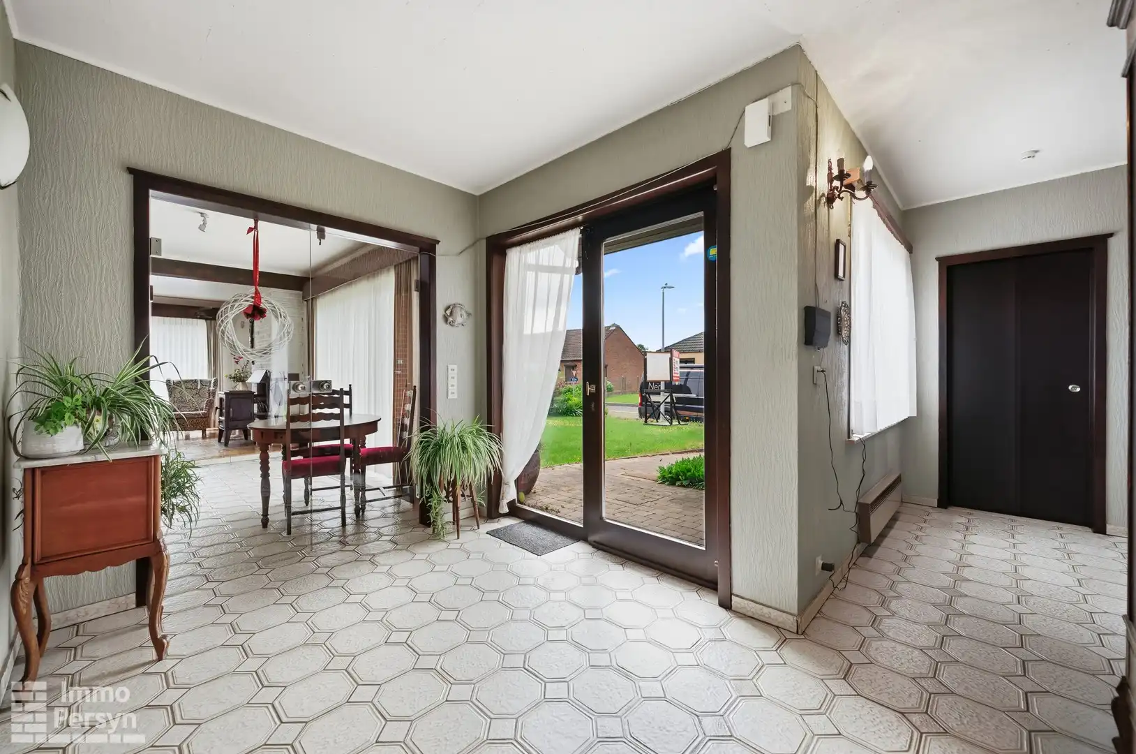 Gelijkvloerse woning met 3 slpk en dubbele garage foto 3