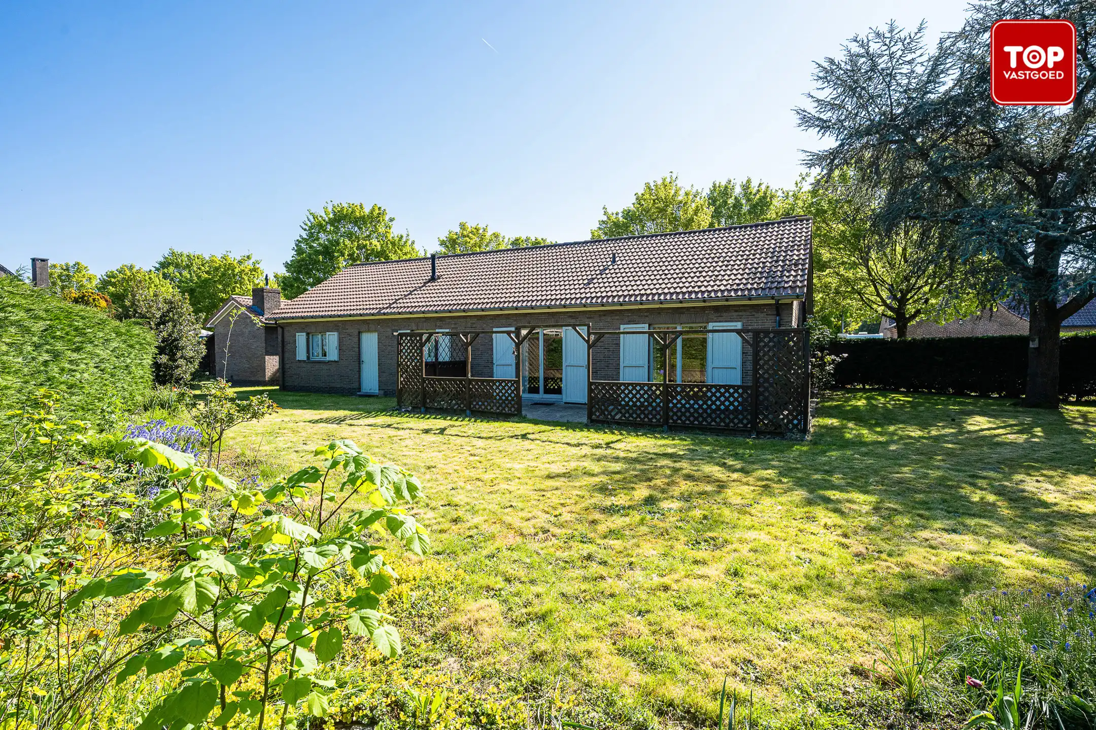 Op te frissen bungalow op toplocatie. foto 20