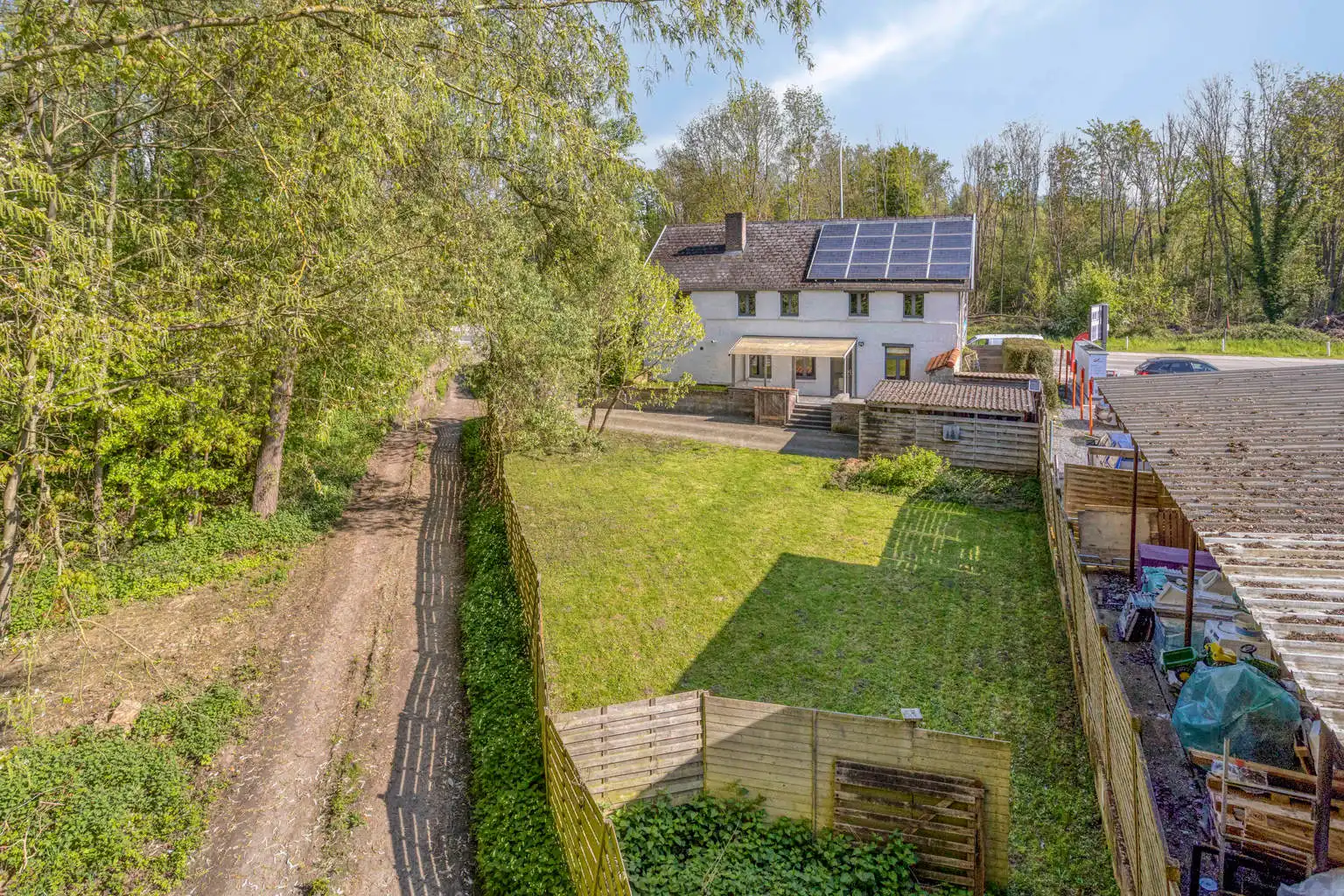 RUIME WONING MET TUIN IN BOUTERSEM foto 28