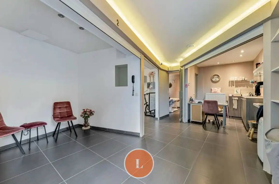 Handelspand op topligging in Menen foto 6