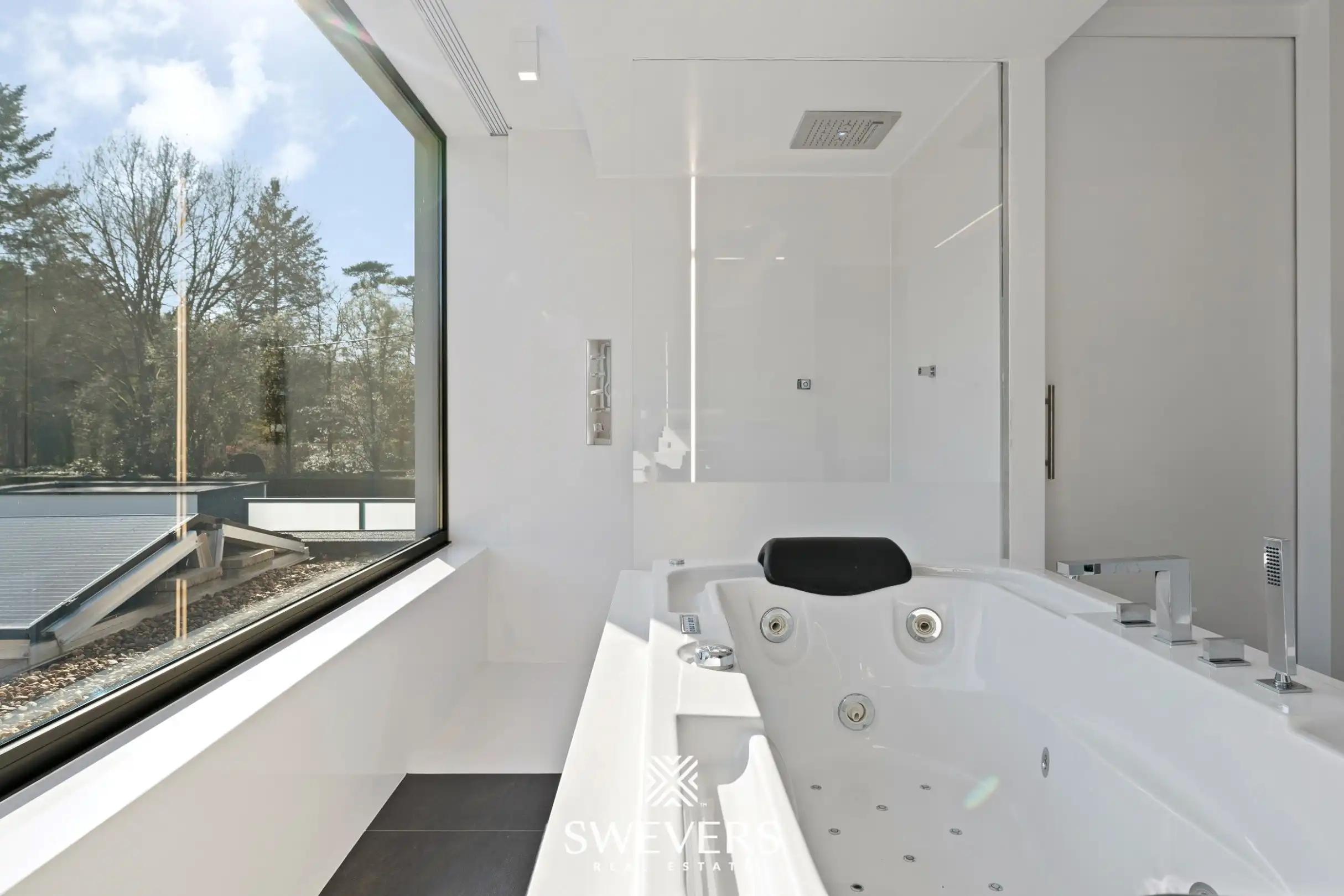 Exclusieve instapklare villa ( EPC B ) op uniek perceel ( 16a 91ca ) in de residentiële Bloemenwijk te Bolderberg foto 35