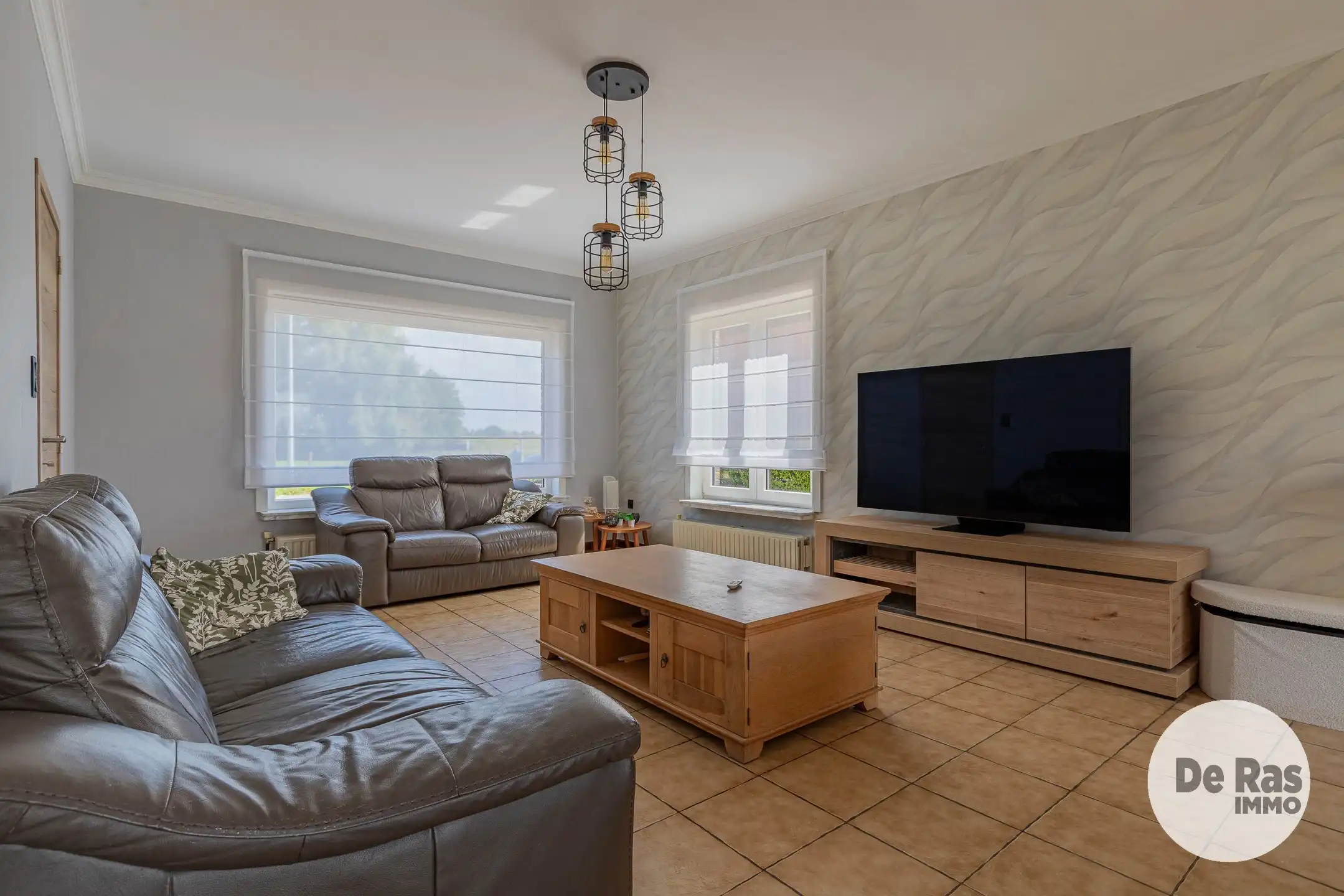 WICHELEN - Instapklare woning met 4 kamers, garage en tuin foto 5