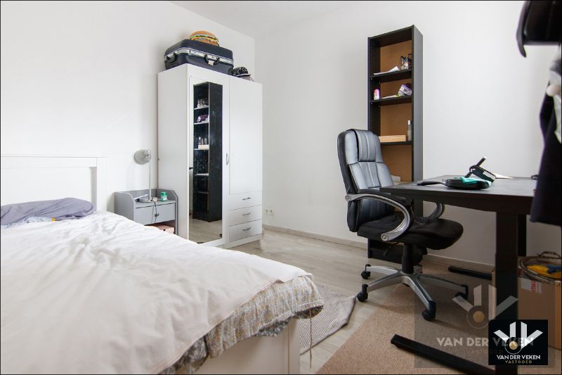 Gerenoveerd appartement met 2 slaapkamers inclusief ruime autostaanplaats in charmante stad Diest foto 6