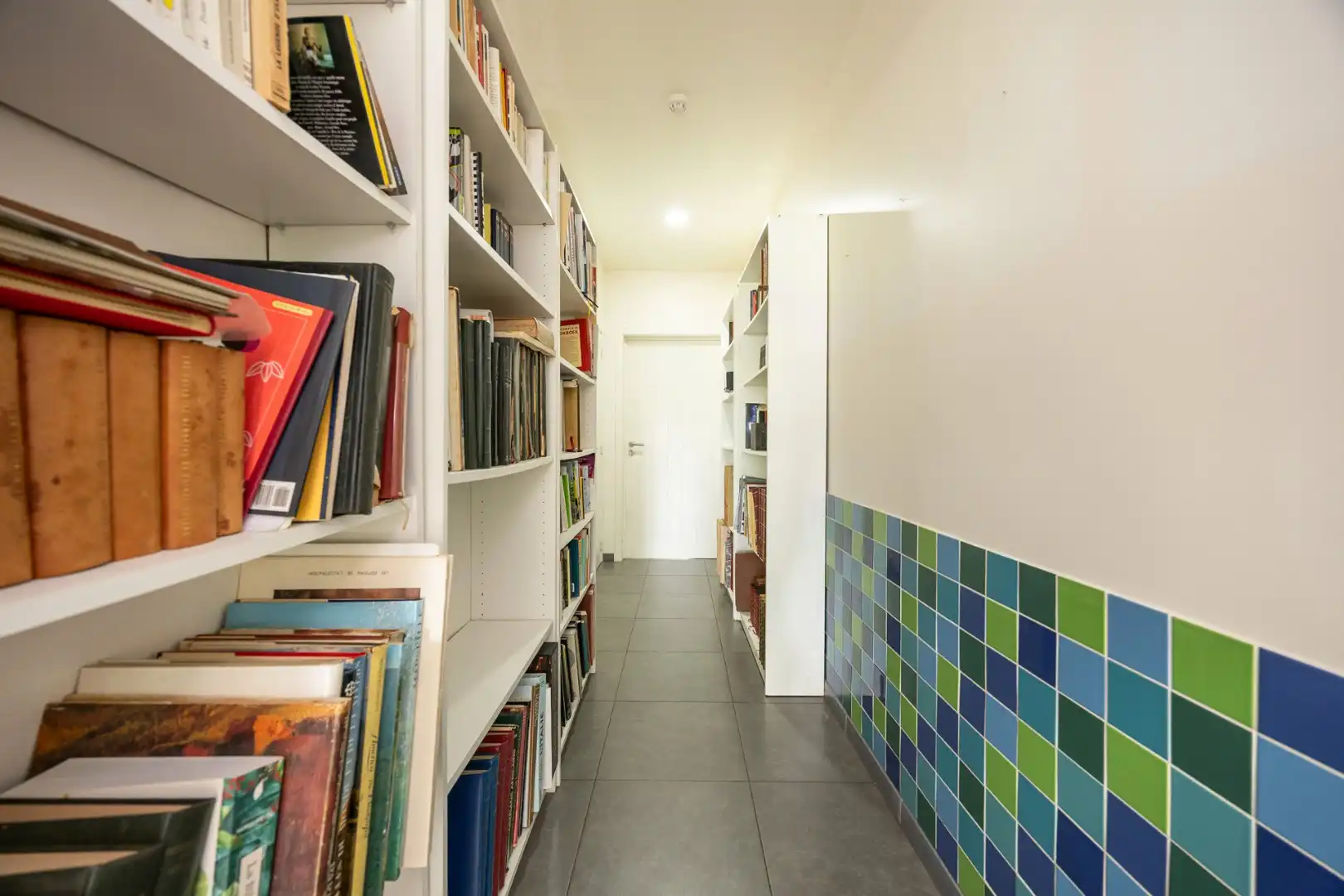 Zeer ruime woning (8 slpk + 8 badkamers) op een perceel van ca. 1.522 m² te Wijnegem/grens Schilde foto 15