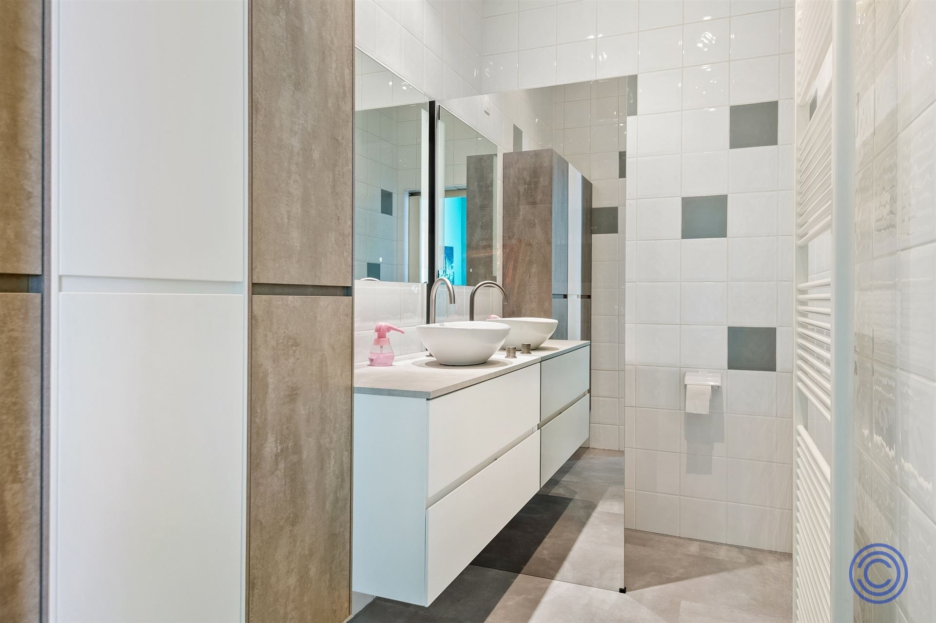 Gezellige, ruime gezinswoning met dakterras, middenin de stad! foto 9