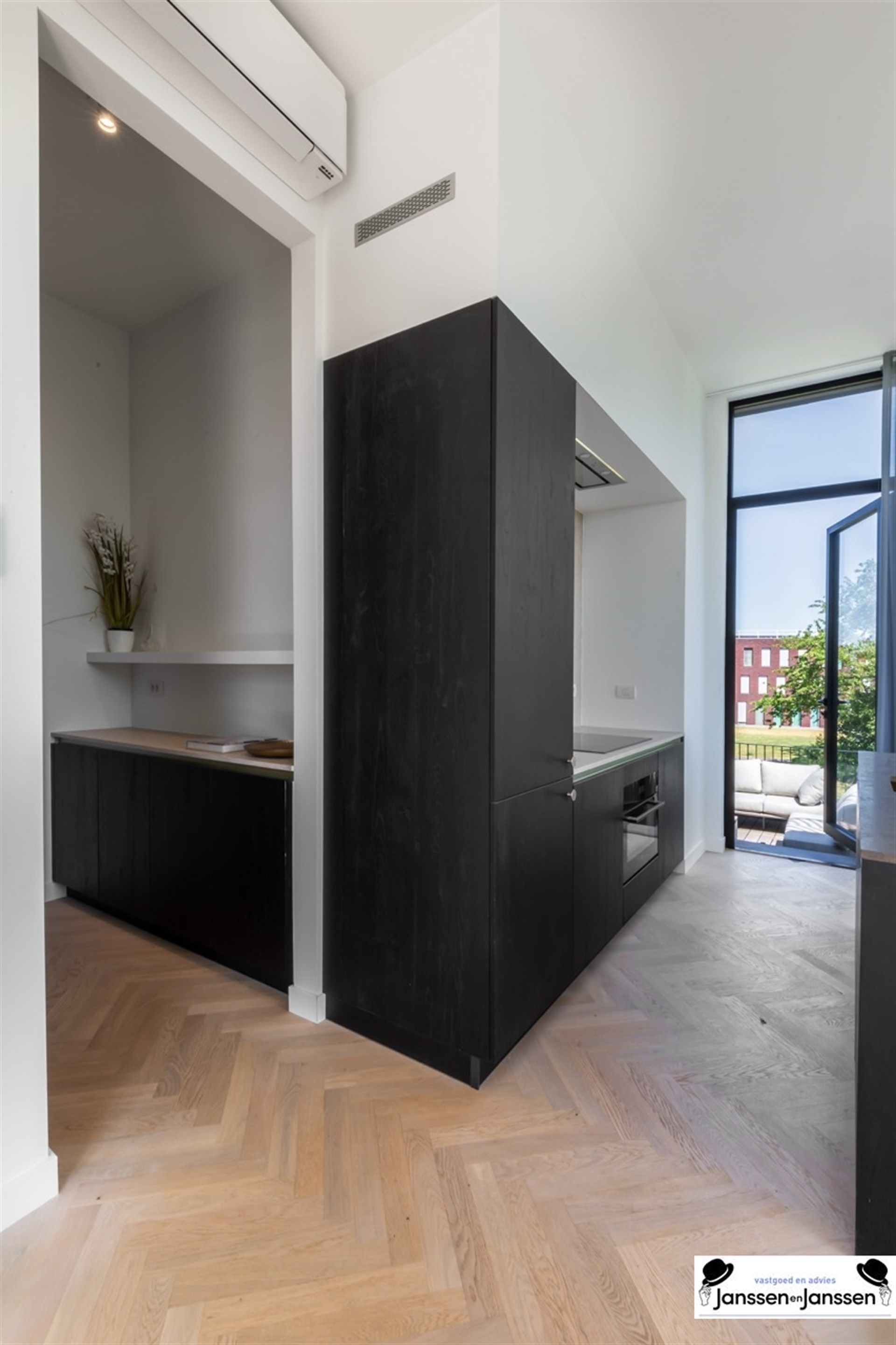 Prachtig appartement van 135 m² met 53 m² terras in Kasteelvilla Hortensia foto 4