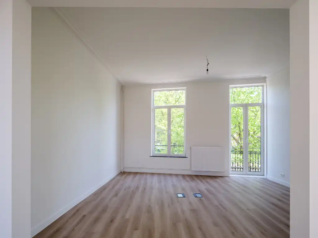 Instapklare en karaktervolle herenwoning (= kantoor) met buitenruimte aan de gegeerde Coupure foto 13