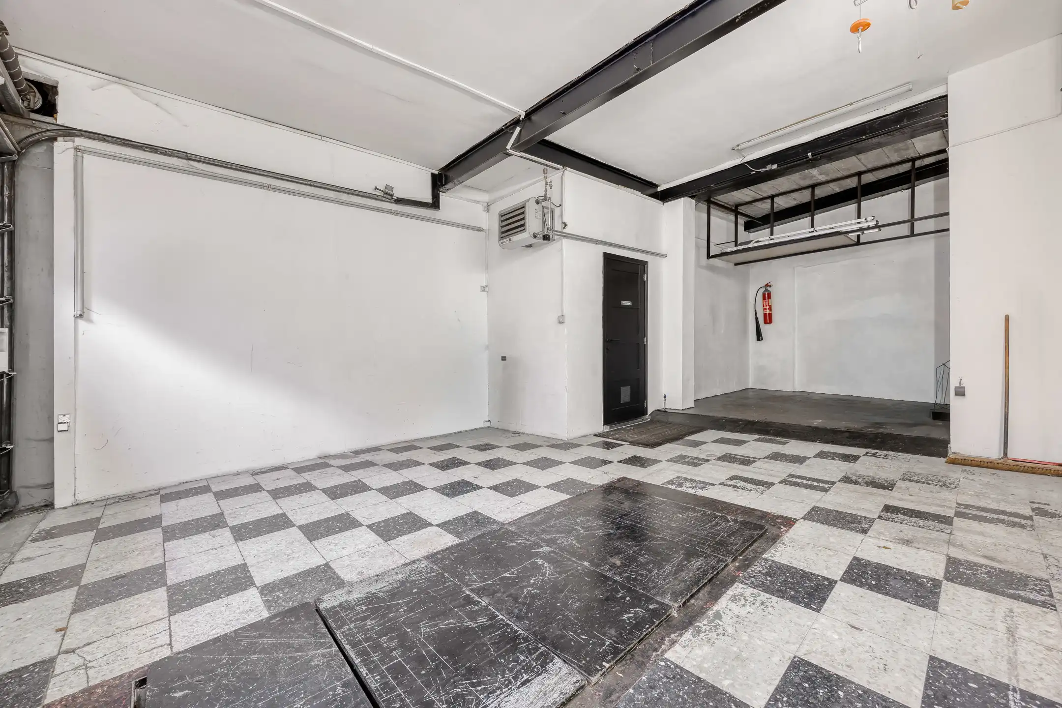 Stadswoning met loftgevoel, heerlijk dakterras en dubbele garage foto 22