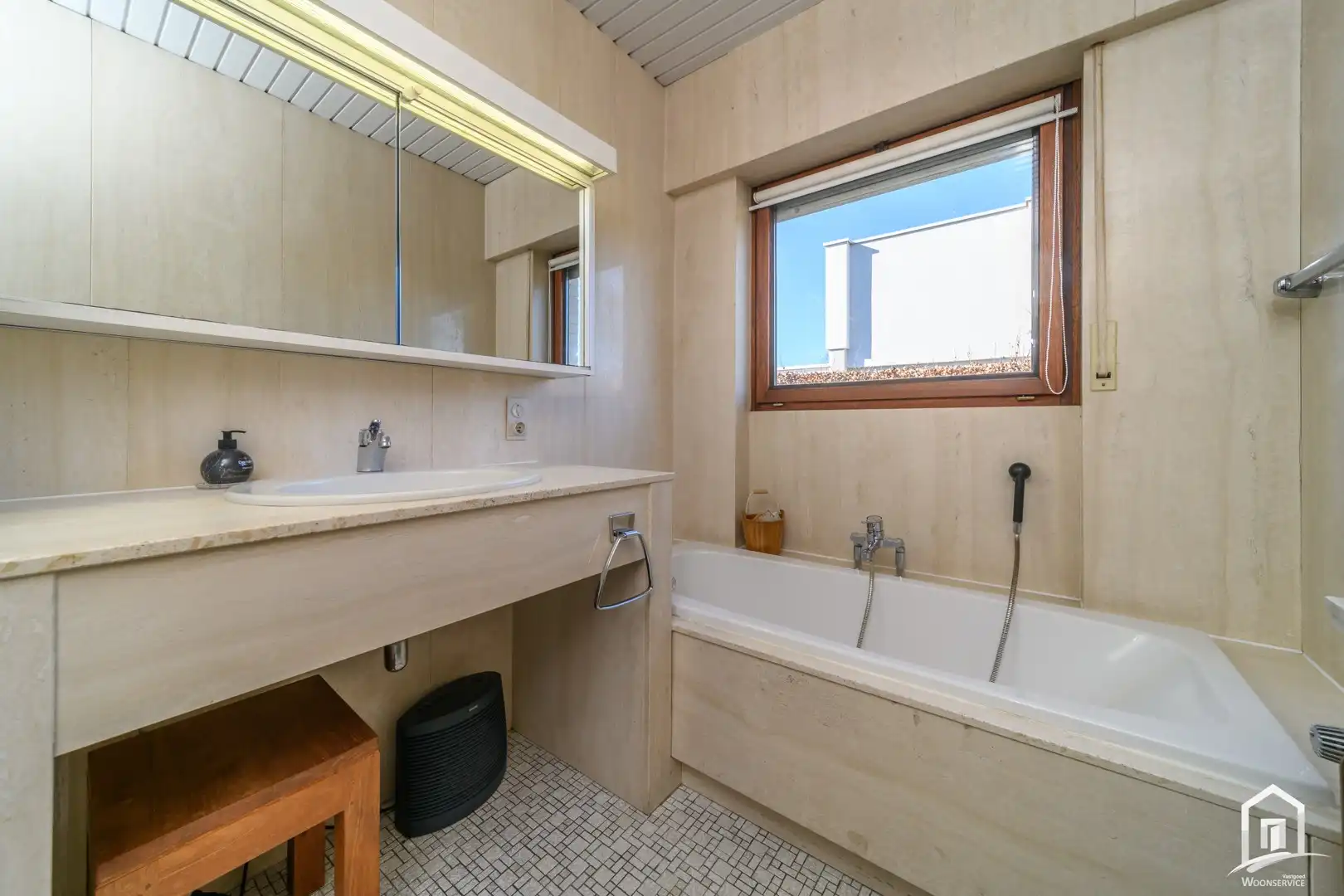 Stijlvolle villa in residentiële buurt. foto 17