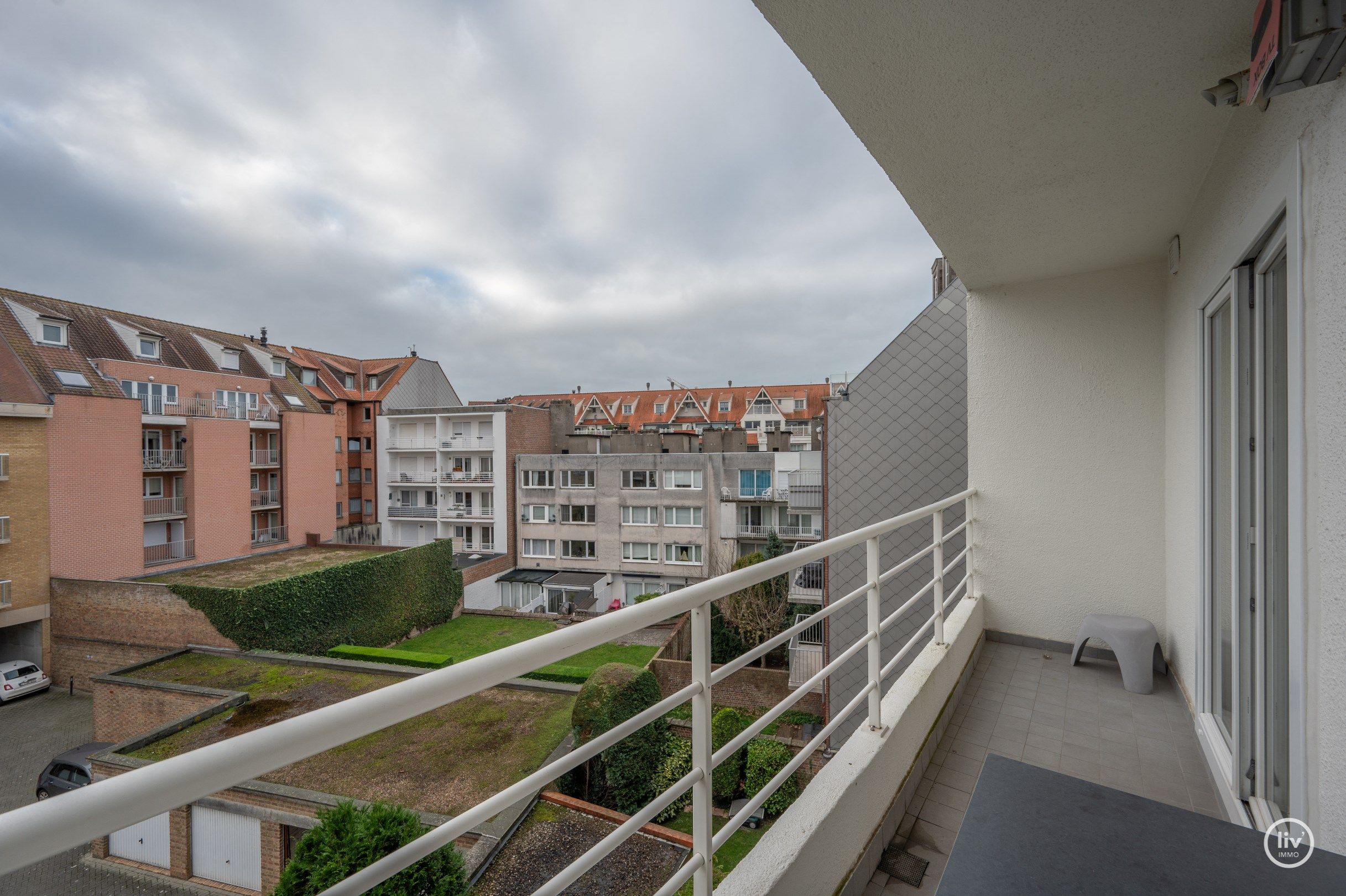  Verzorgd appartement met aangename gevelbreedte genietend van een prachtig open zicht op de villa's, gelegen in het centrum van Knokke. foto 11