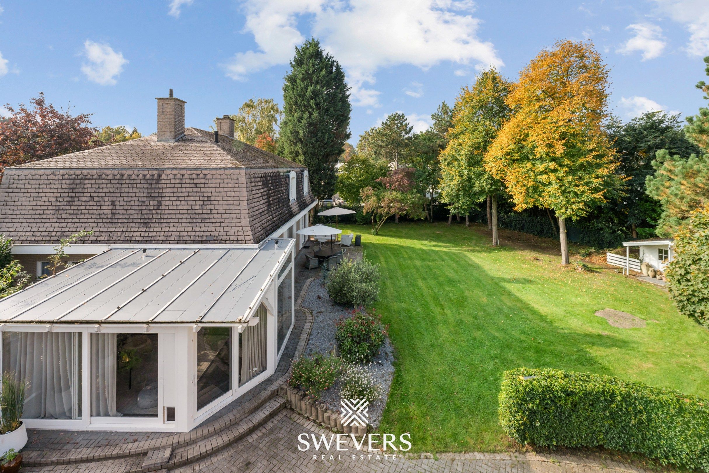 Klassieke villa op royaal perceel foto 42