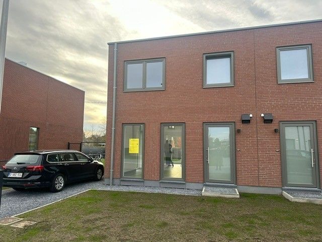 Te huur: volledig nieuwe nieuwbouwwoning (2025) – Tarwestraat 44, Wijchmaal foto {{pictureIndex}}