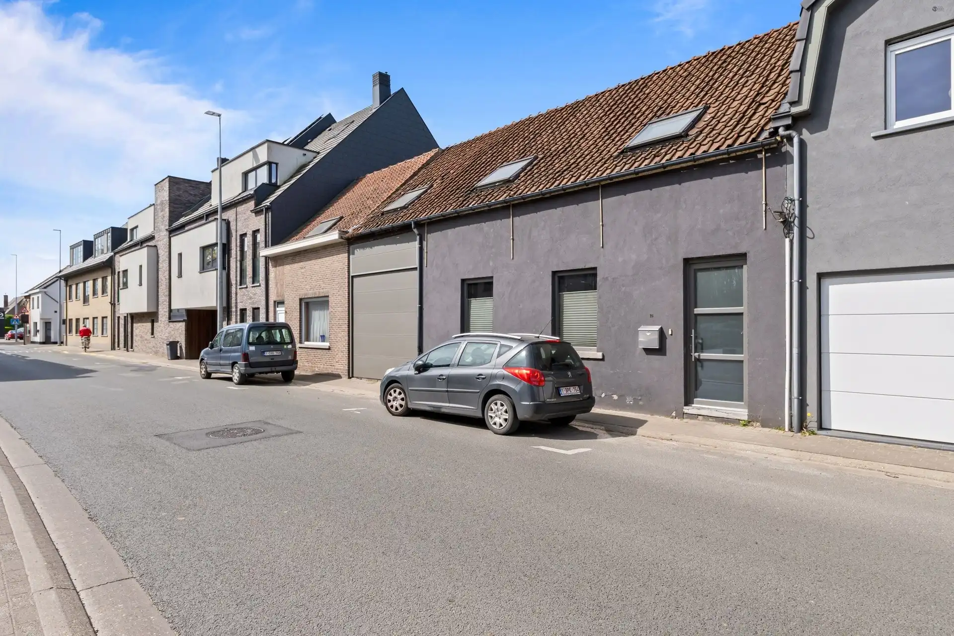 verder af te werken woning met grote garage foto 2