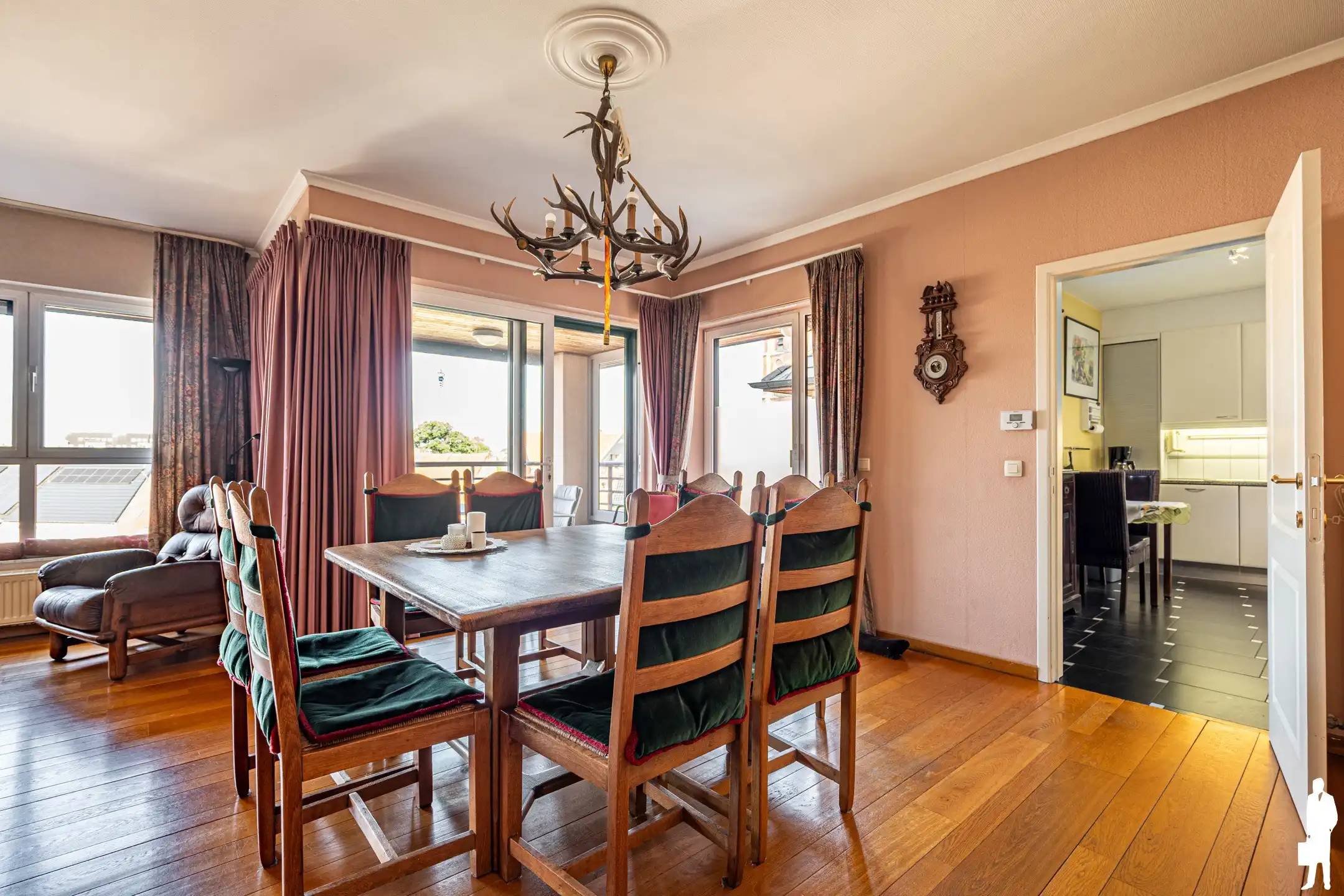 Ruime duplex met 4 slpk, 3 parkings en 3 bergingen foto 6