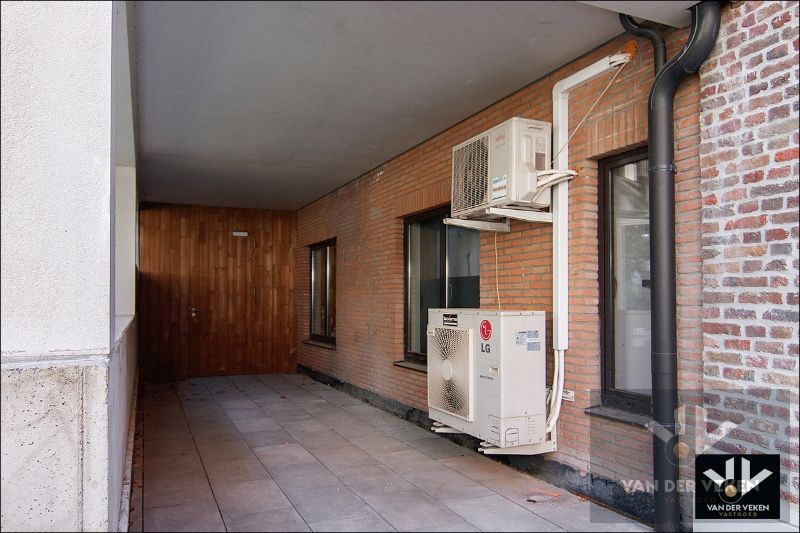 Interessant handelsgelijksvloers in Hasselt-Centrum foto 7