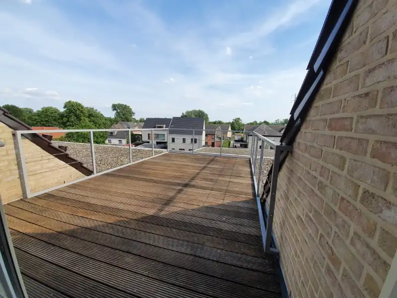 2 slpk dakappartement met mooi terras en garage foto 17