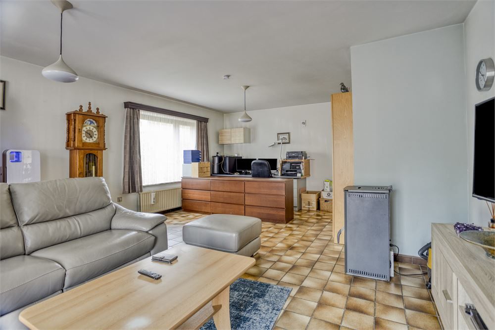 Te renoveren woning op ruim perceel foto 5