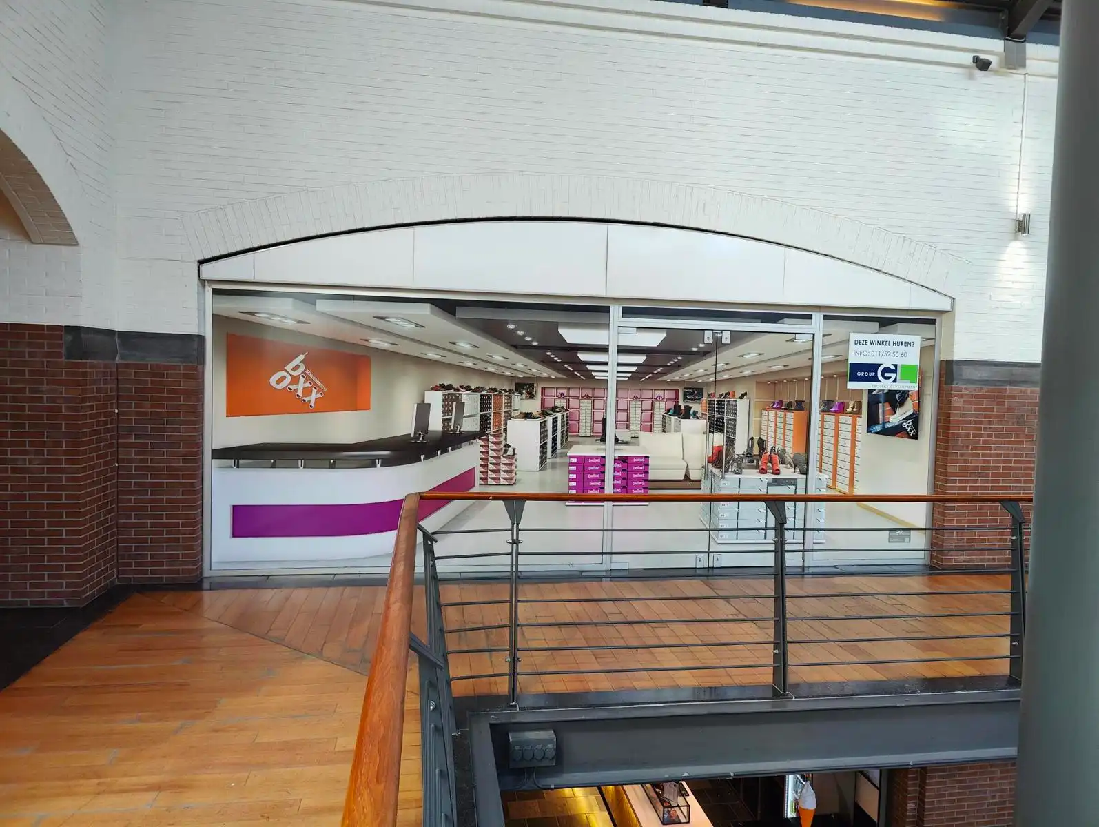 Shopping Center den Tir foto 3