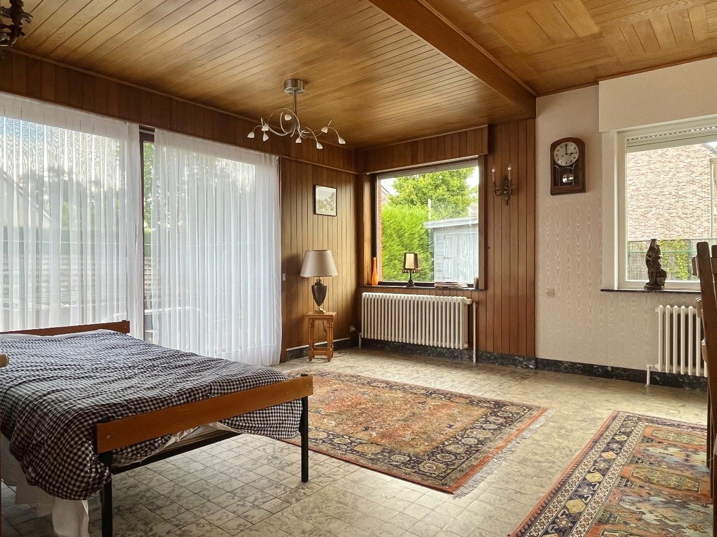 Alleenstaande woning te koop in Kuurne met ruime tuin, 3 slaapkamers en een topligging.  foto 3