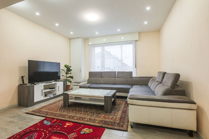 Halfopen woning met 4 slaapkamers en tuin (energielabel D), zij-uitweg voor fietsen... foto 6