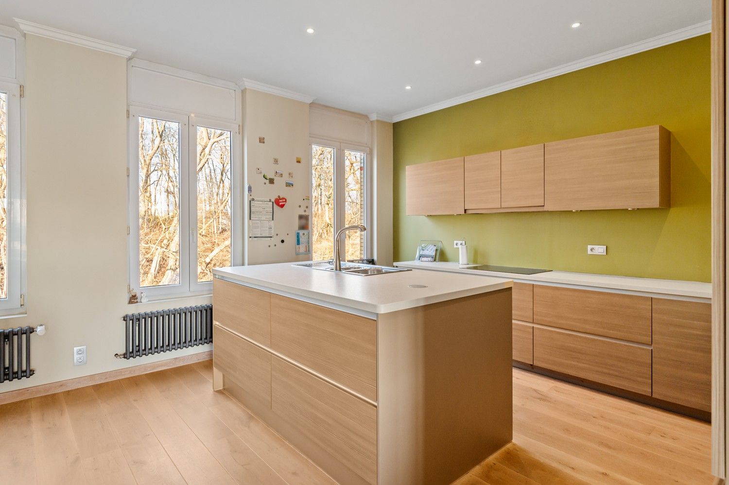 Ruime halfopen woning met 4 à 6 SLPKS, apart kantoor en een groot magazijn in Mortsel! foto 22