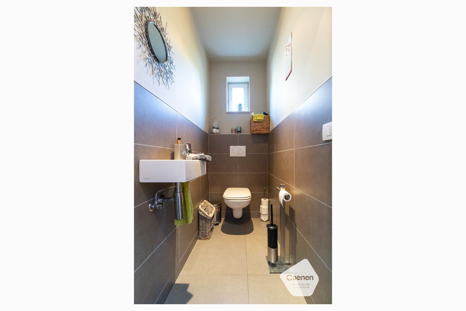 STIJLVOLLE HALF-OPEN WONING MET 5 SLAAPKAMERS en EEN PRACHTIGE TUIN OP EEN PERCEEL VAN 918 m² foto 8