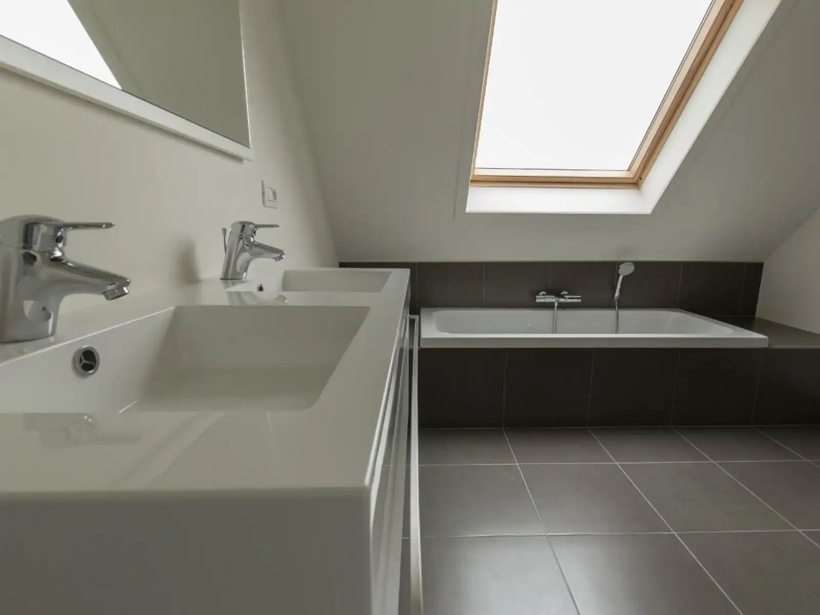 Gezinswoning met landelijk zicht, 3 slaapkamers, garage. foto 15