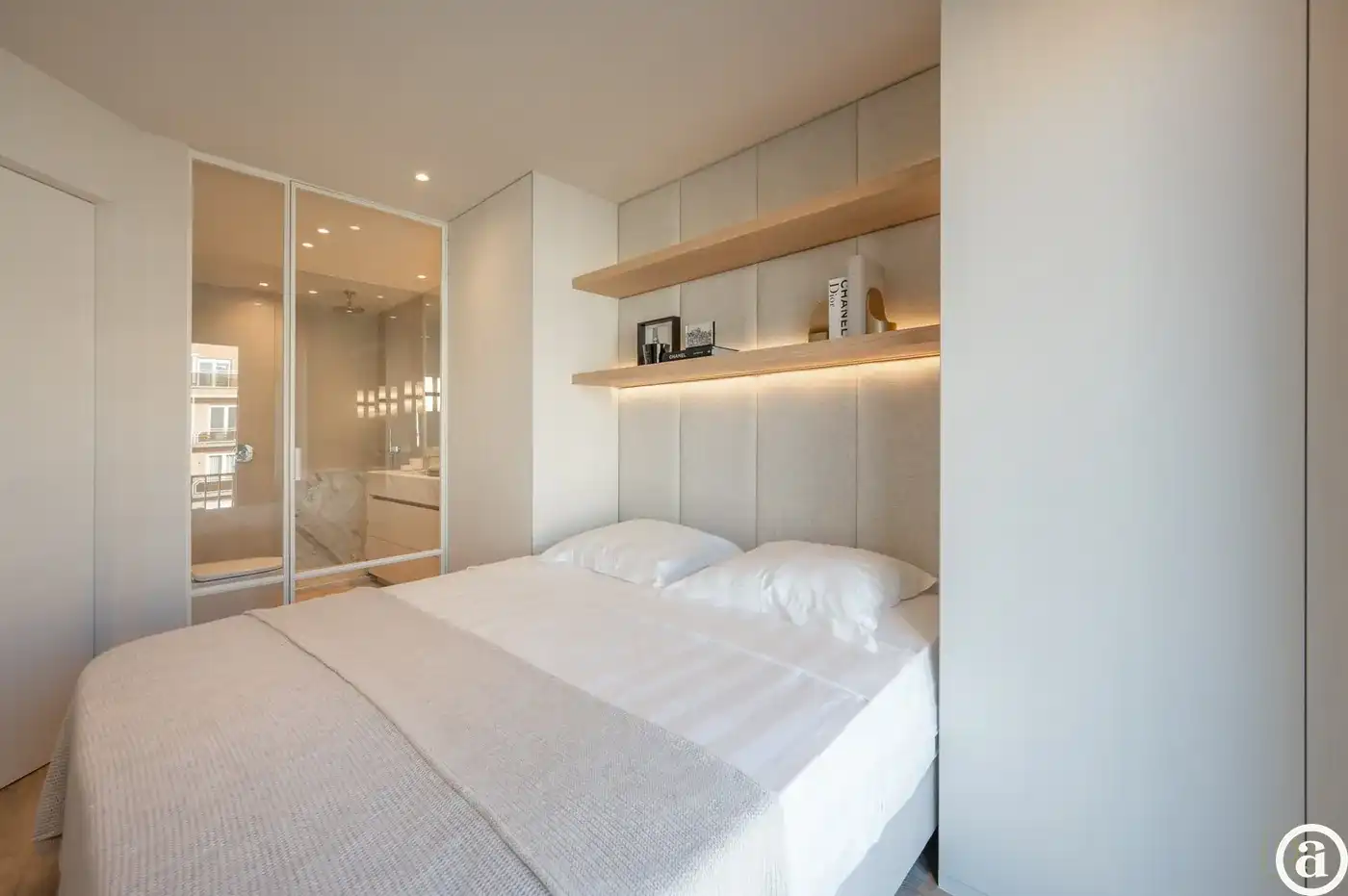 Luxueus gerenoveerd appartement vlakbij de winkels, het strand en de zee. foto 15