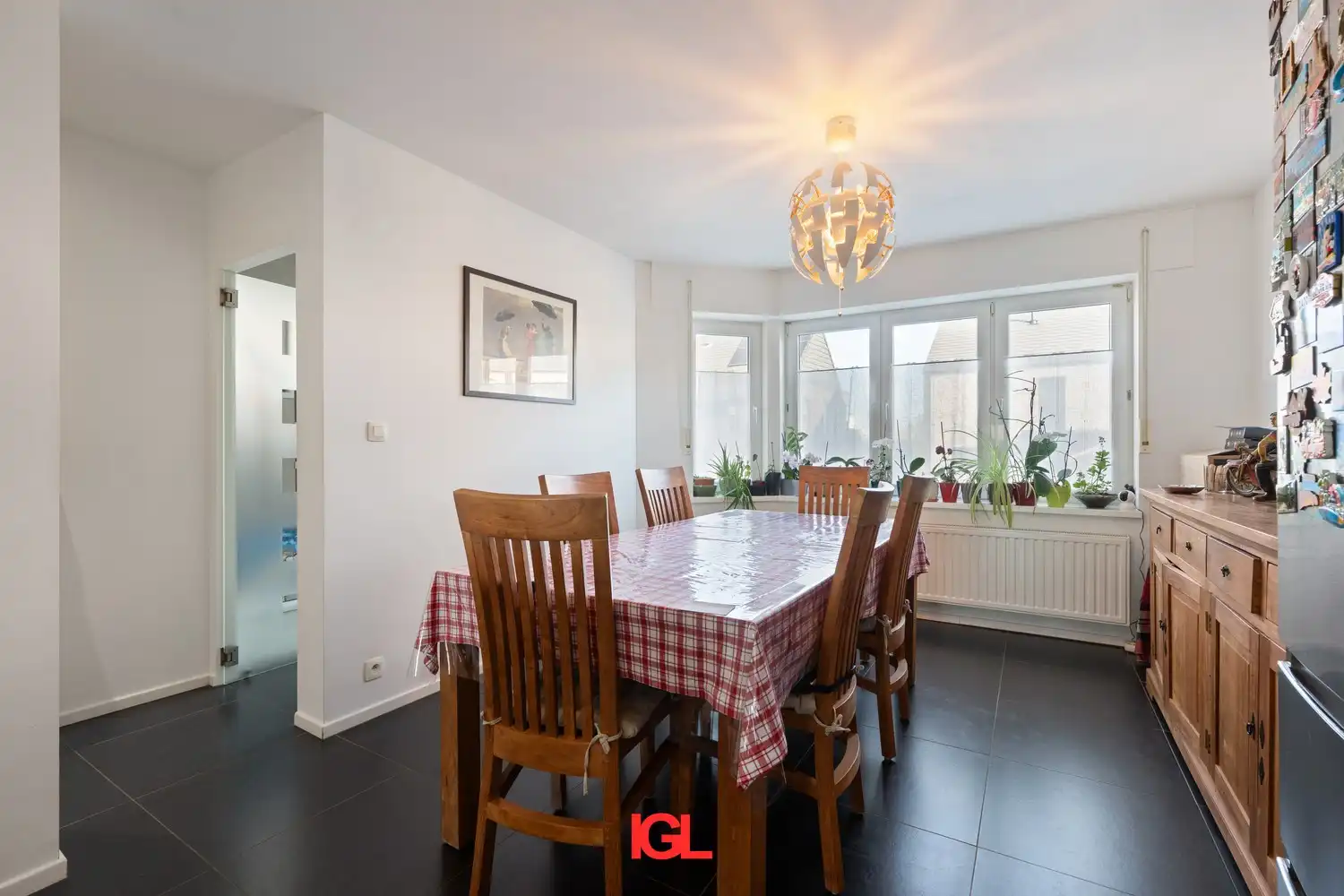 Moderne 3-gevelwoning te koop foto 8