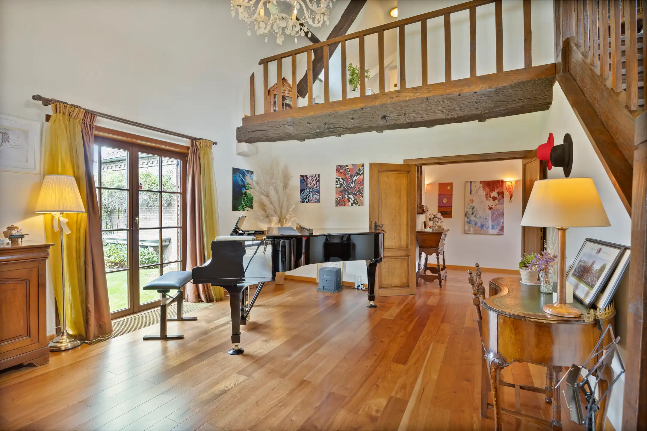 Klassieke villa in residentiële buurt met zuidgerichte tuin foto 4