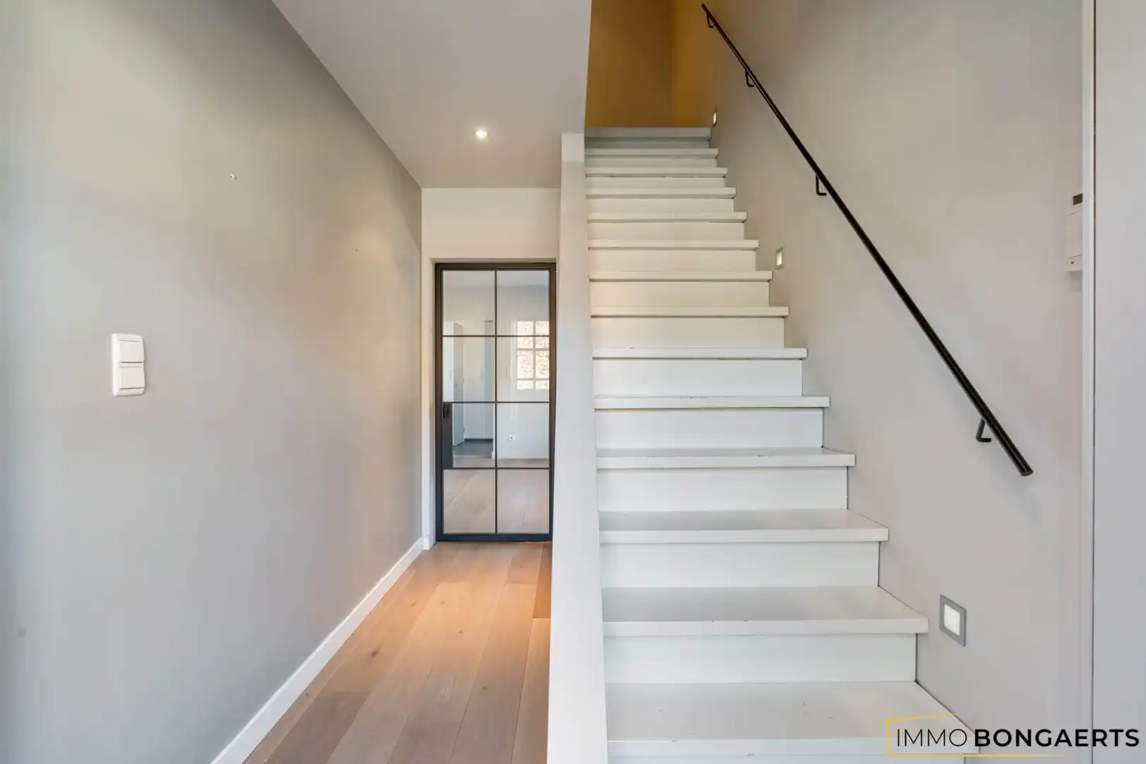 Gerenoveerde woning op een ruim perceel in Opglabbeek foto 2