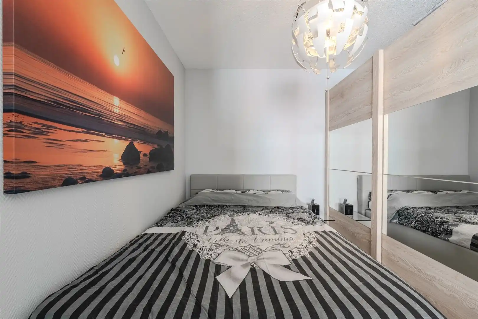 Prachtige studio met zijdelings zeezicht in perfecte staat foto 8