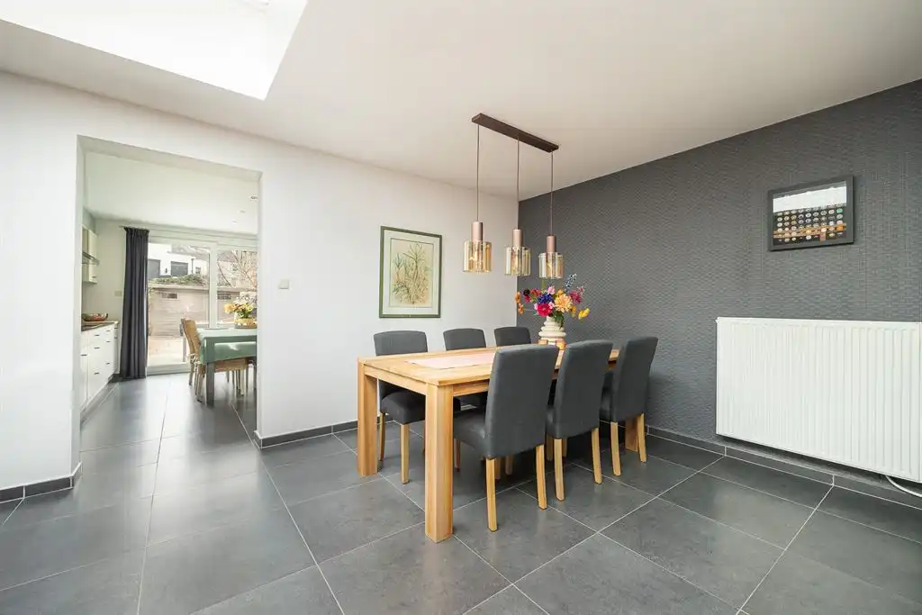 Ruime instapklare woning vlakbij het Rivierenhof foto 4