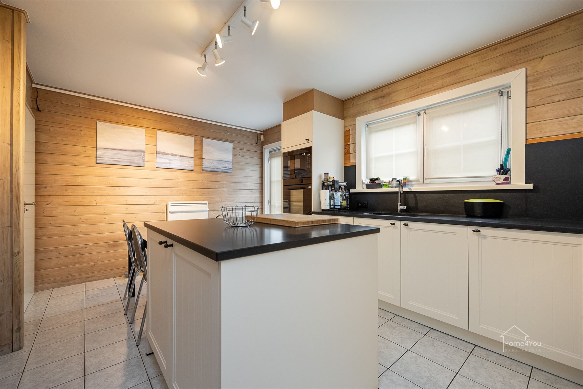 Vrijstaande woning op ruim perceel foto 5