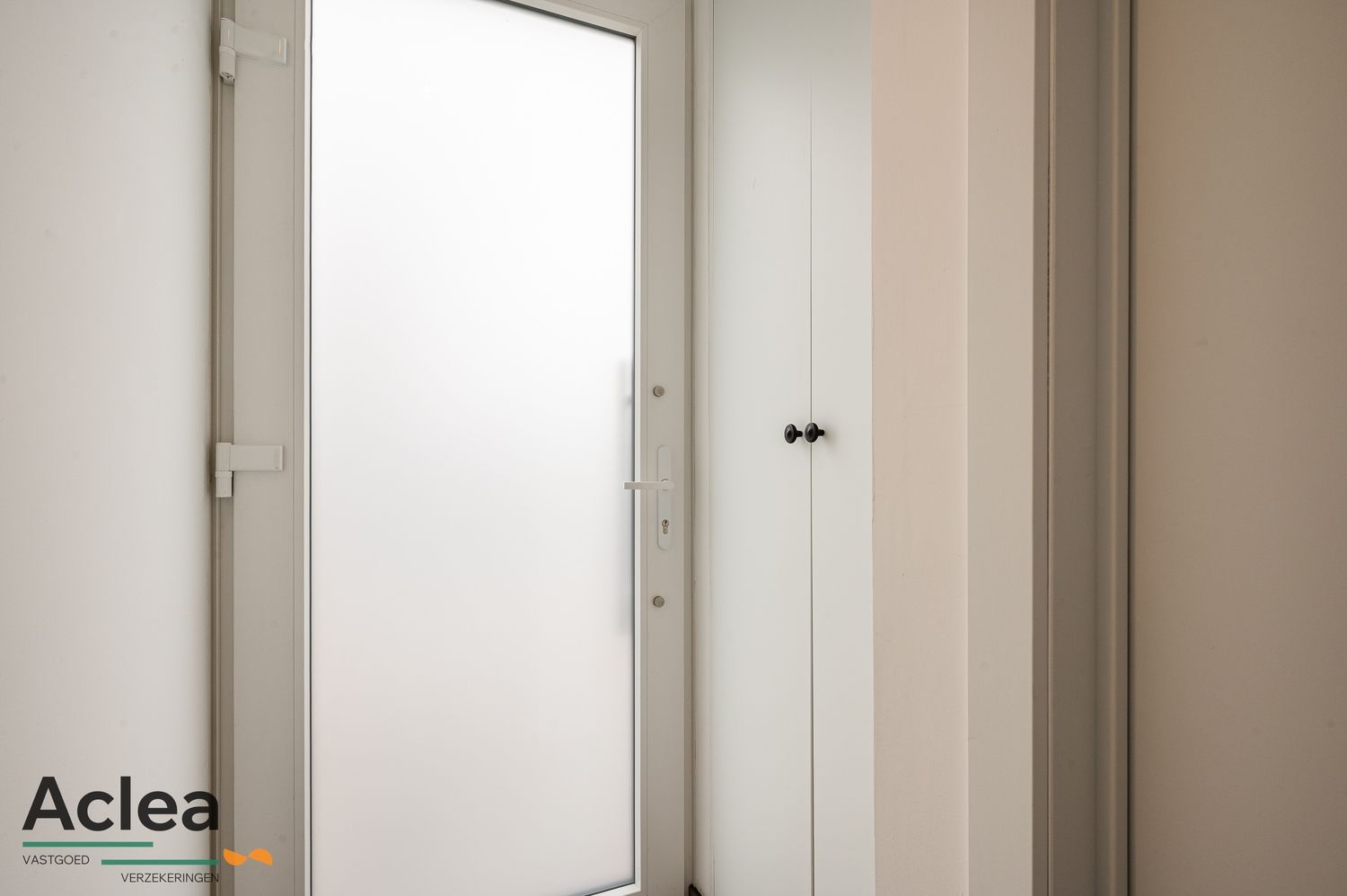 Volledig gerenoveerde woning met 2 slpks foto 2