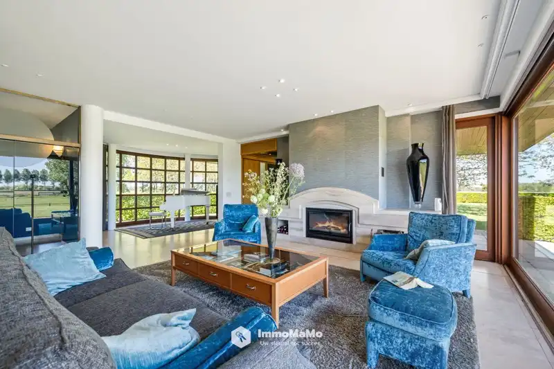 UNIEKE VILLA MET BINNENZWEMBAD EN PAARDENSTALLEN OP EEN TOPLOCATIE TE KOOP IN MENDONK (GENT) foto 7