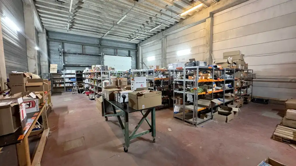 Loods met kantoor te huur nabij A12 in Wilrijk foto 11