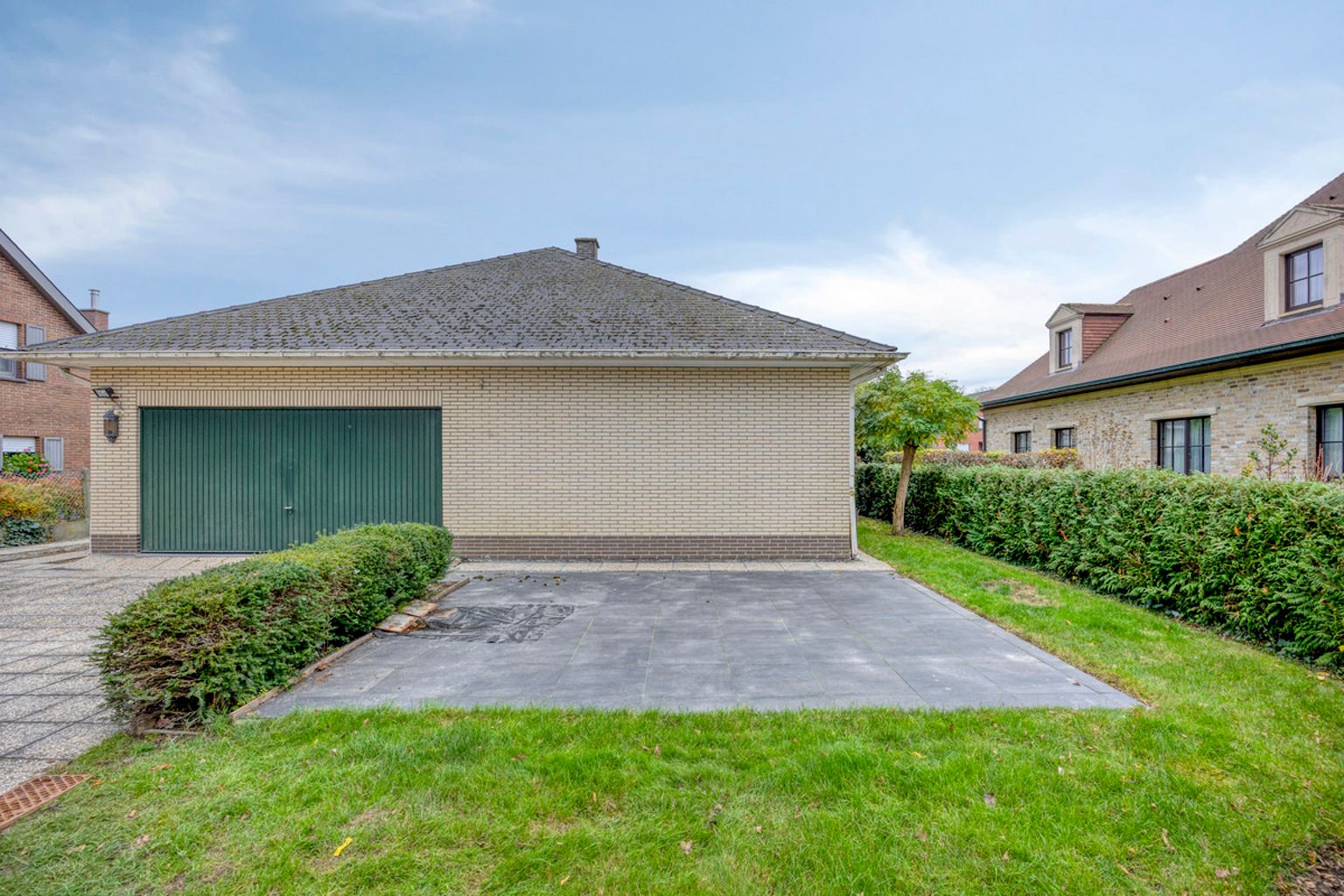 Bungalow van 176 m² met garage en tuin foto 23
