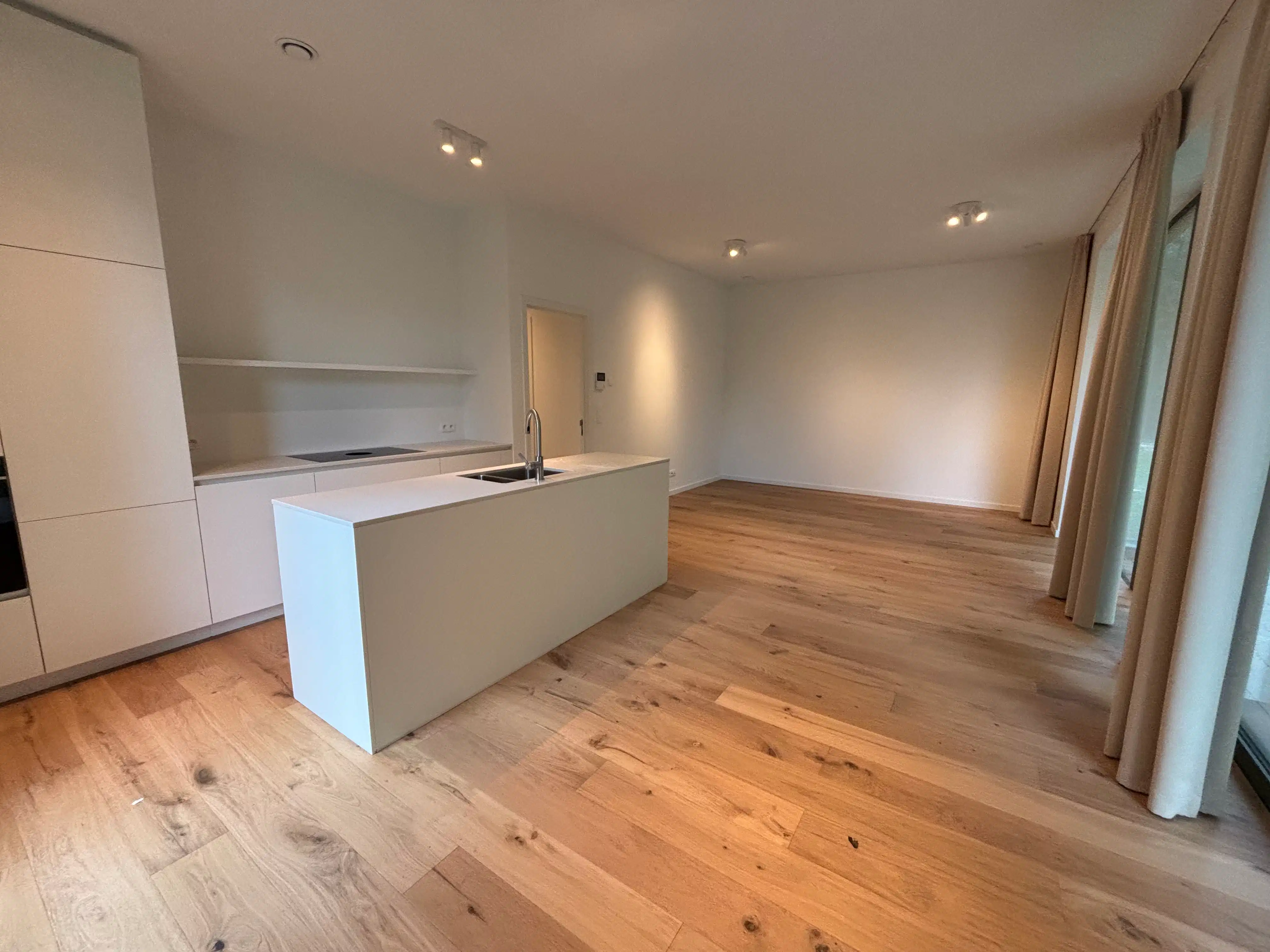 LUXUEUS NIEUWBOUWAPPARTEMENT MET TWEE SLAAPKAMERS EN RUIM TERRAS foto 6